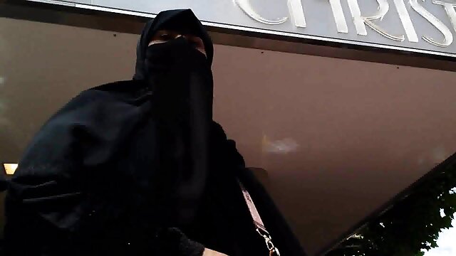 رایگان پورنو بدون ثبت نام  لزبین های عجیب لینک مستقیم کانال سکسی و غریب اژدها را در یک استودیوی عکس فریب می دهند
