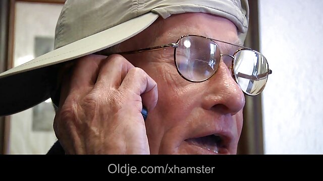 رایگان پورنو بدون ثبت نام  پسر بطور ﻿لینک کانال داستان سکسی مخفیانه دختران در حال گذر را از روی دوربین جدا می کند